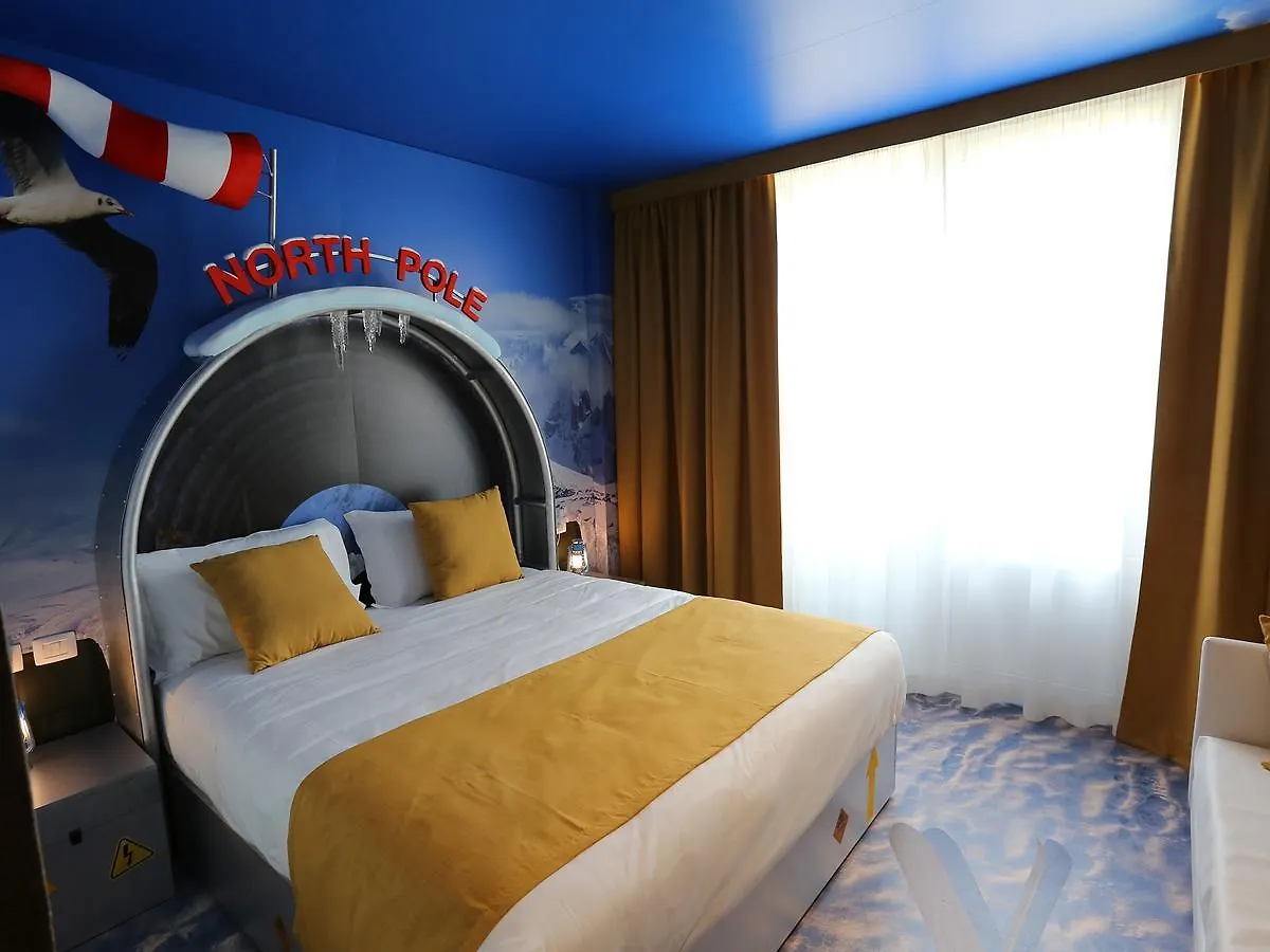 Gardaland Adventure Hotel Castelnuovo del Garda 4*,